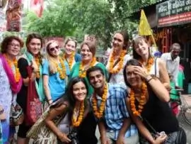 summer volunteer group